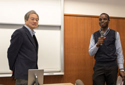 Isaac Adeyemiさんと所長