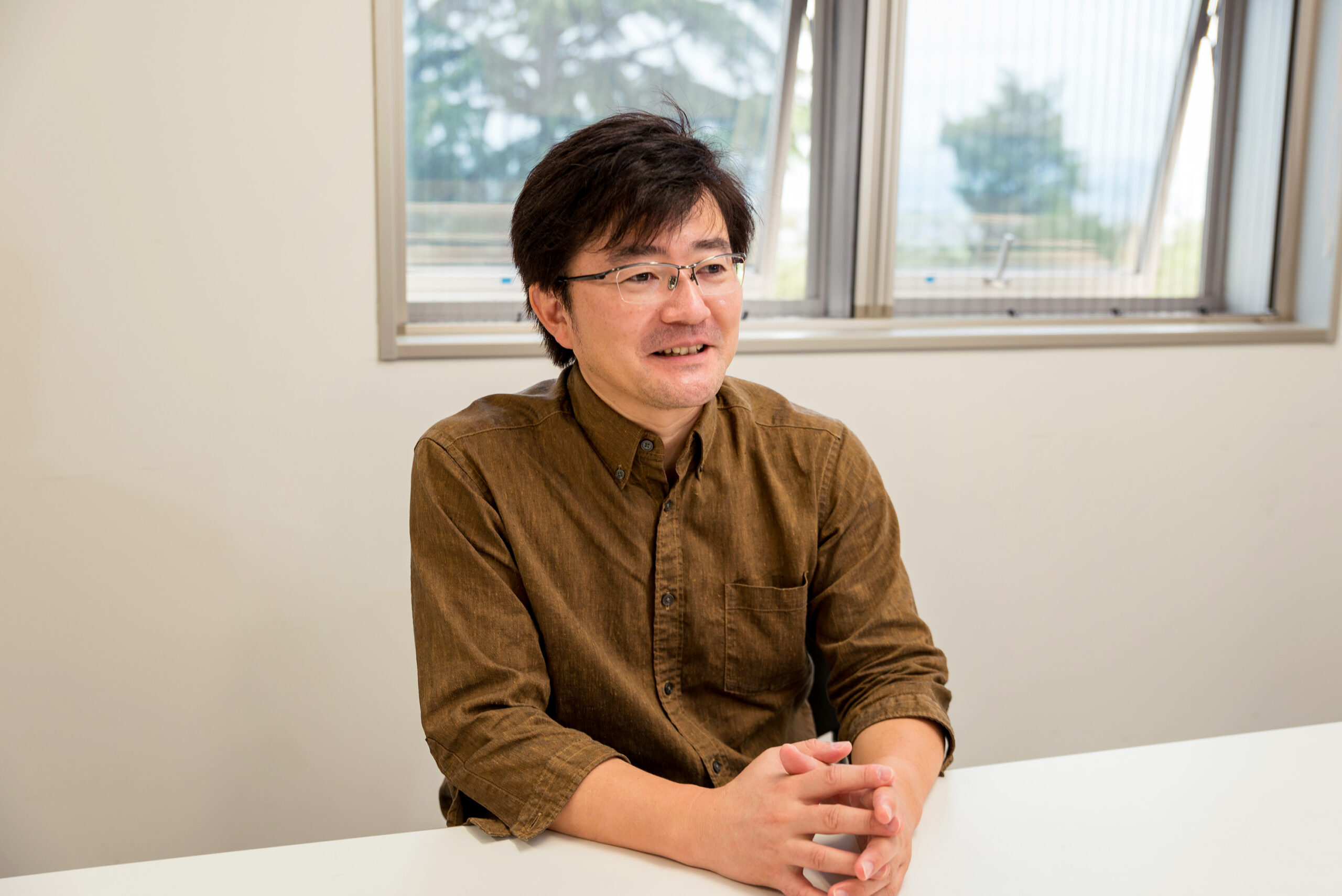 Molecular evolution connects a broad range of fields and sheds light on what life is